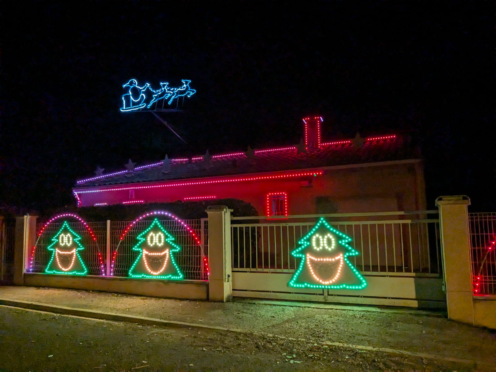 maison verdallaise décorée pour Noël